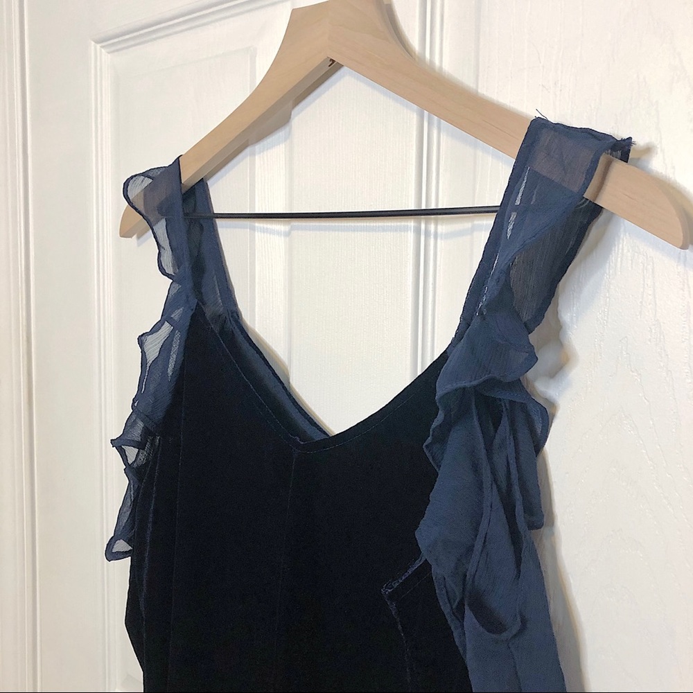 ✧･ﾟblue velvet top